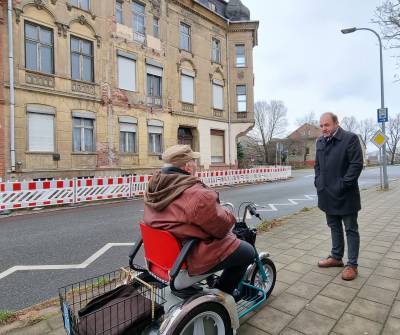 Herr Klehm aus Genthin bat mich um Unterst�tzung bei seinem Anliegen.