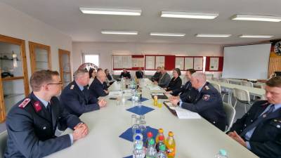 Gespr�chsrunde in der Feuerwache Genthin