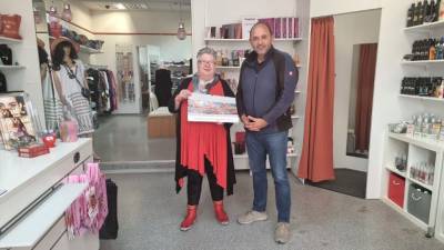 v.l. Gesch�ftsinhaberin Edda Lietze und Thomas Staudt MdL