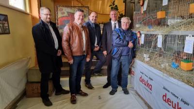 v.l.: Ortsb�rgermeister Christian K�pke, Markus Kurze MdL, Thomas Staudt MdL, Thomas Barz, Vereinsvorsitzender Siegfried Mailwald