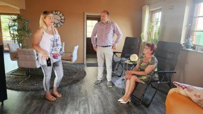 v.l. Angela Linke, Thomas Staudt, Ines Banse im Spa-Bereich