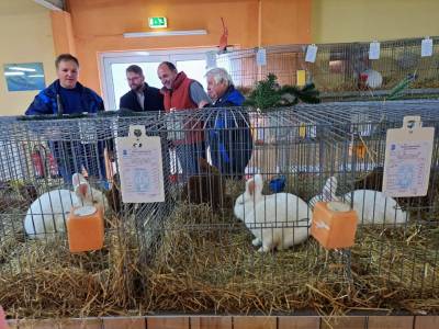 v.l. Vereinsvorsitzender Guido St�rke, Ortsb�rgermeister Christian K�pke, Thomas Staudt, Siegfried Maiwald