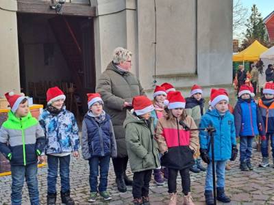 Die Kita-Kinder f�hrten ein sch�nes Programm vor.