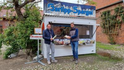 mit Arne Garlipp (re.)