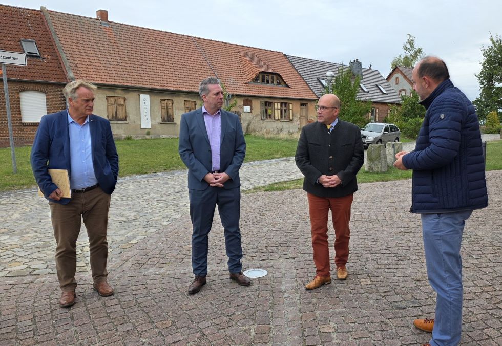 v.l. Verwaltungsdirektor Claus Rokahr, Staatssekretär Dr. Sebastian Putz, Museumsdirektor Dr. Rüdiger von Schnurbein, MdL Thomas Staudt  v.l. Verwaltungsdirektor Claus Rokahr, Staatssekretär Dr. Sebastian Putz, Museumsdirektor Dr. Rüdiger von Schnurbein, MdL Thomas Staudt