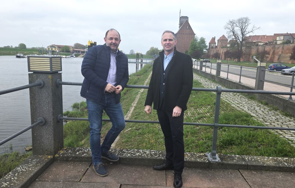 v.l. Thomas Staudt MdL und B�rgermeister der Einheitsgemeinde Steffen Schilm